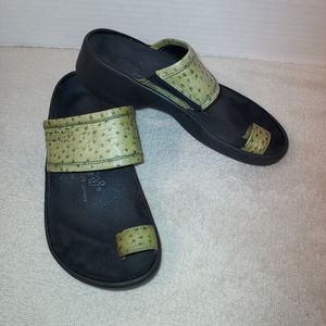 Birkenstock Tatami Olive Green Embossed Ostrich Toe Ring Sandal size 37/…